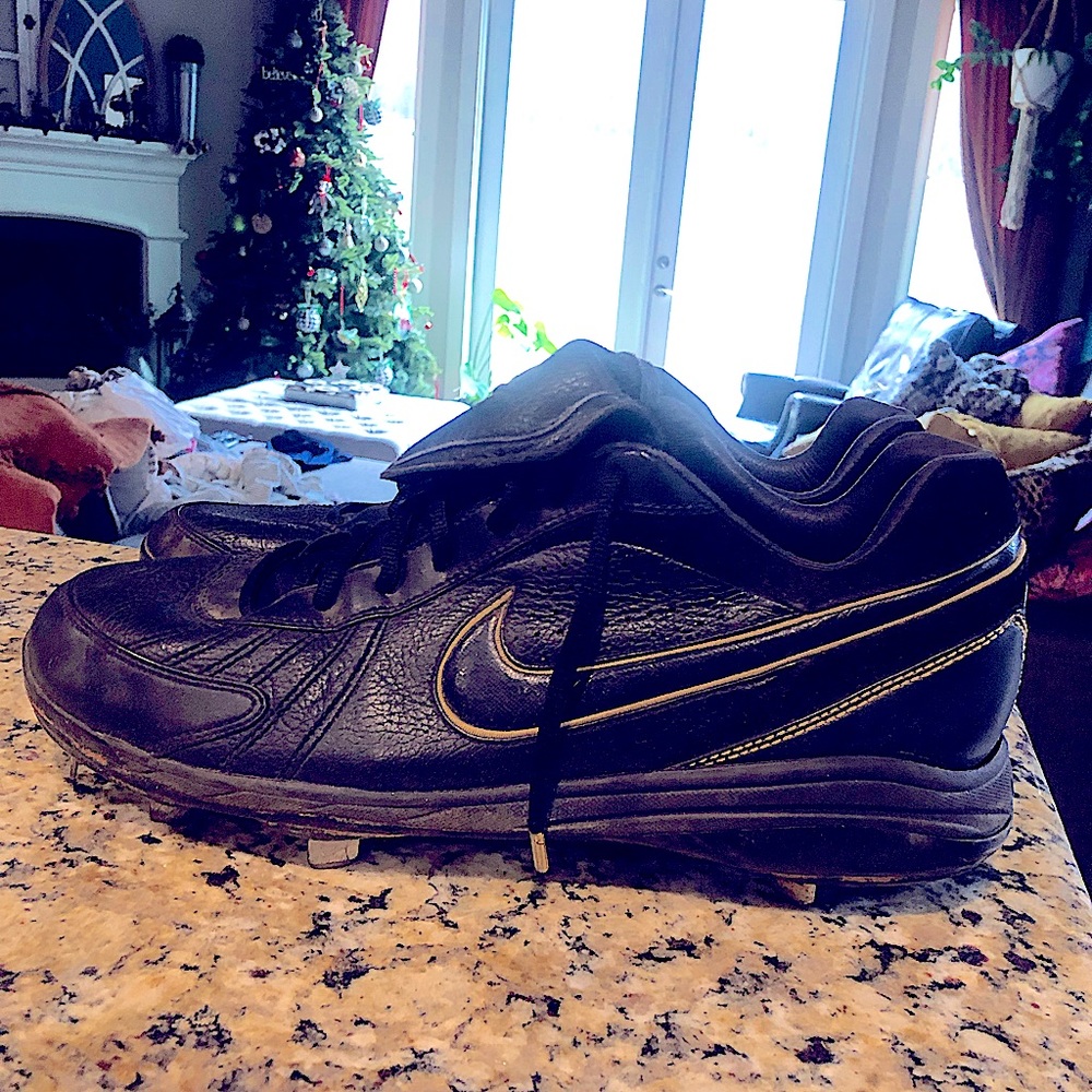 Rare Nike Air Zoom baseball metal cleats. 100% leather, worn one game.